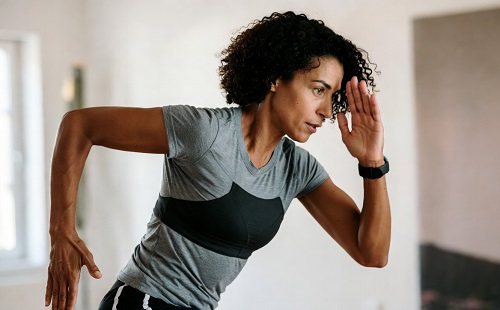 فقط نیم ساعت ورزش ملایم کافیه تا بلافاصله حال آدم رو بهتر کنه؛ حالا دانشمندا بالاخره فهمیدن چرا این اتفاق می‌افته.